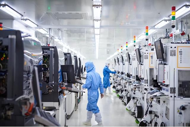 要收拾英国了？英国干了一件比荷兰更坏的事：盯上了中国芯片工厂