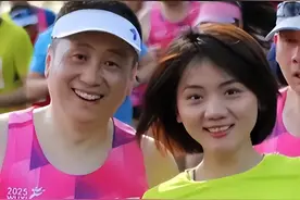 全网围观！马拉松“野鸳鸯”十指紧扣冲线，女方老公冲进公司大闹图片