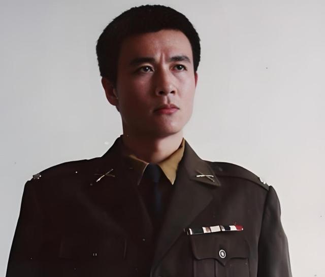 原来他早已去世，15岁演戏44岁走红，47岁患癌离世，哥哥是熟面孔