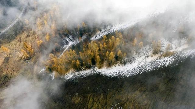 云雾缭绕 喀纳斯驼颈湾