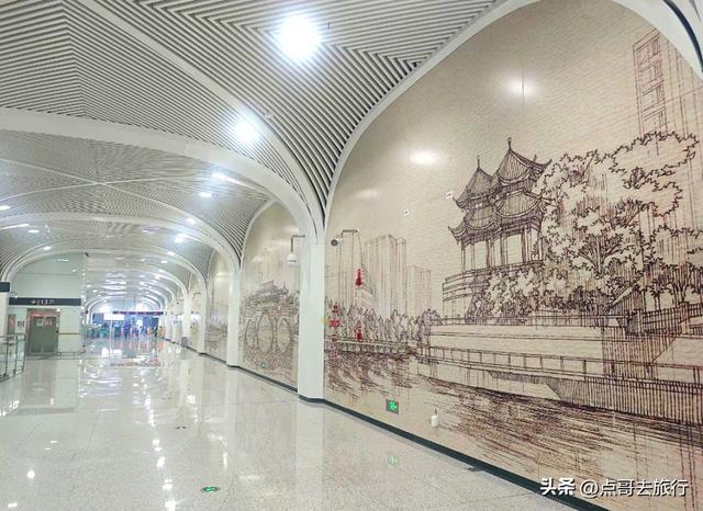 成都还开通这样的地铁线，真佩服！难怪旅游的人都往这里跑！