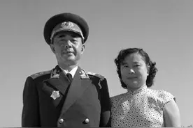 张灵甫被击毙后，整编74师退出五大主力，哪个军可以挤进前五图片
