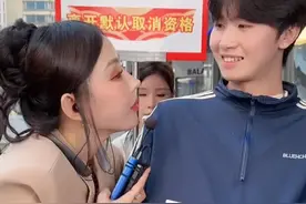 知名网红户外直播答题，每人赠送一台手机和平板电脑是真实的吗？图片