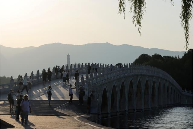 “青山依旧在，几度夕阳红”的北京香山