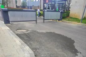 一下雨，家门口的井盖就冒水！部门督促物业整改丨融媒问政图片