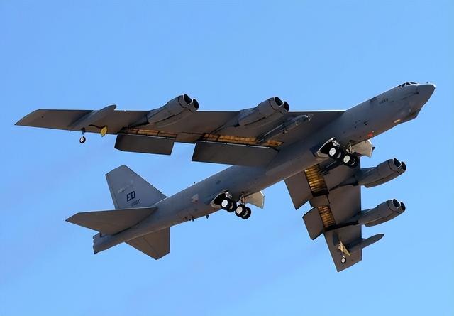 高市还没登上访美飞机，美日突然联手派兵，决不许中国改变现状？