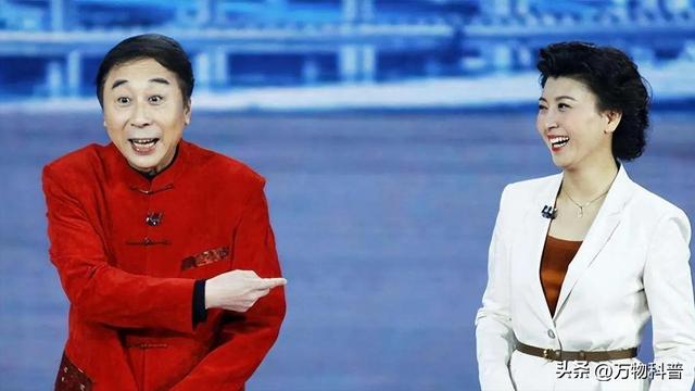 闫学晶没想到	，2026年刚开年，老搭档冯巩就给她上了生动一课