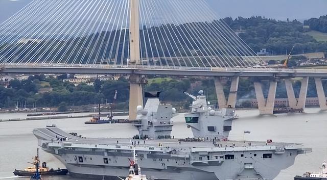 又让张召忠说中了？东拼西凑550亿建的2艘航母，如今彻底成为累赘