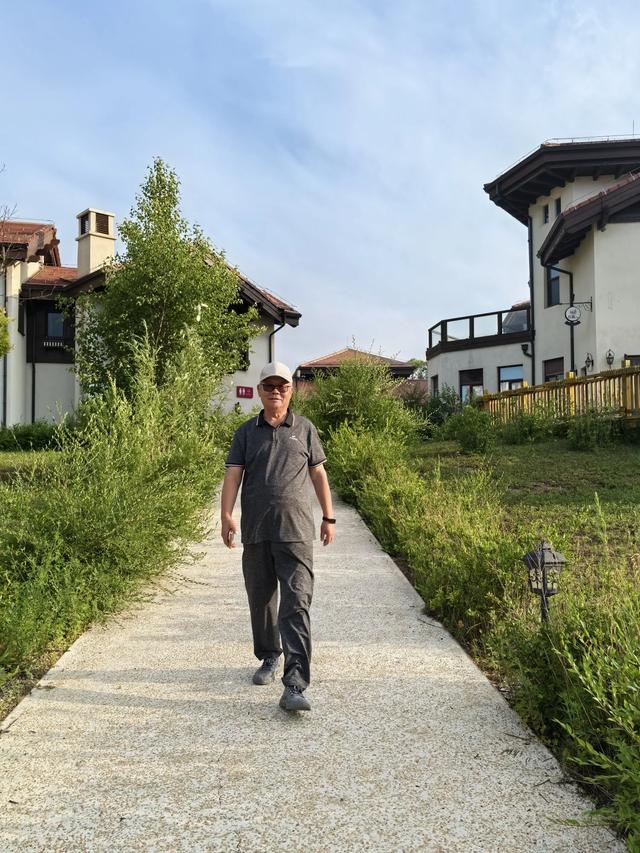 张家口赤城海坨山谷是有钱人的世界,普通人可以看看美景