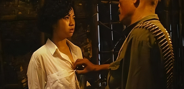 陪玩陪睡只是冰山一角，认干爹，舔手指，拜高踩低，实在荒唐！