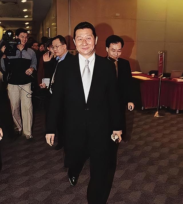 包养情人无数，娶初中同学女儿为妻	，玩老婆闺蜜，孙道存有多放荡