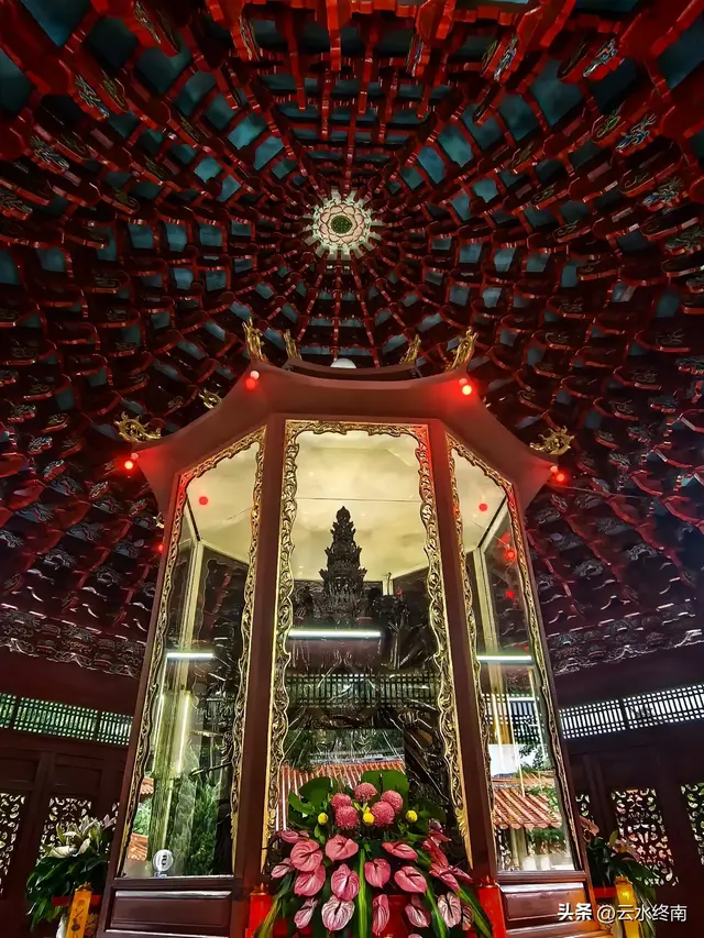 太爽了：7平方公里老城有8处世界遗产，都是免费！半城烟火半城仙