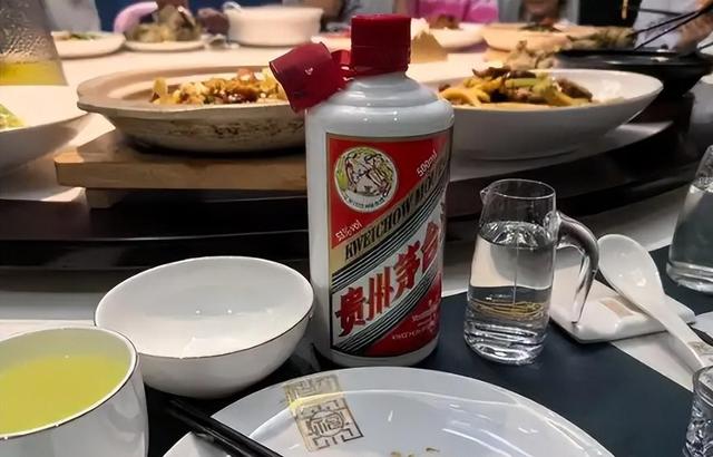 大批德国游客到访山东，打着旅游的“幌子”，其实是为了青岛啤酒