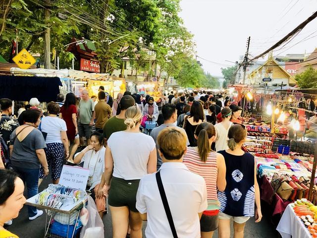 游客的疑惑：泰国人为什么都不允许中国老板在泰国夜市里做生意？
