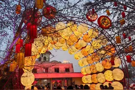 北京石景山游乐园：灯火璀璨夜游园图片