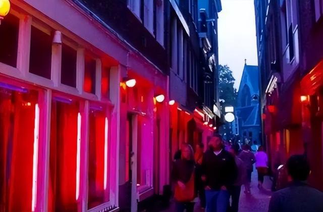 立陶宛为啥被称为“欧洲淫窟”？带你去瞧瞧这个可悲的中欧小国