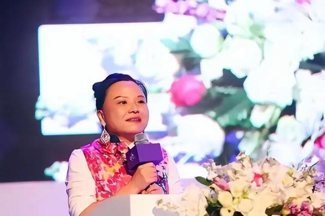 为美国捐款95亿，却不给中国员工发工资！“中国女首善”结局如何