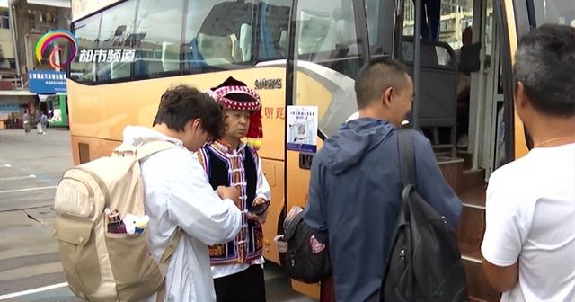 直达景区大门 乘站点巴士便利游石林