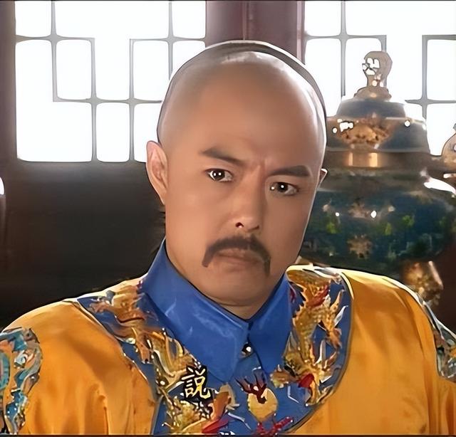 善恶到头终有报！68岁瘫坐在轮椅上的张铁林，已然活成了笑话