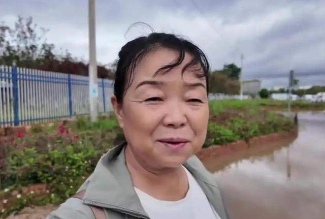 相由心生！61岁苏敏自驾游5年后简直不敢认，网友：这16万花得值