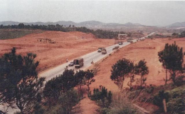 北有青秀山，南有五象岭，如今这里的变化太大了！
