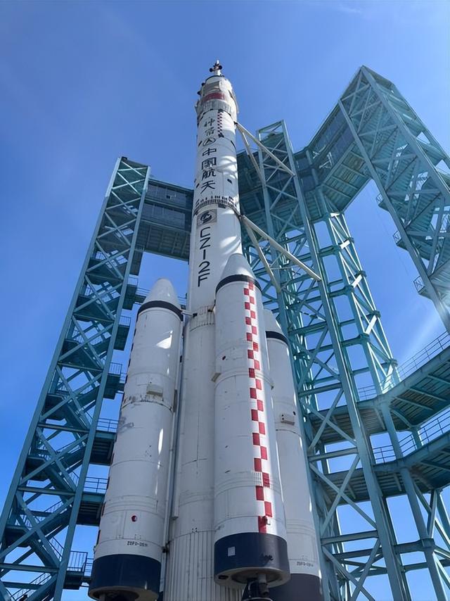 神舟二十一号成功发射！美国封锁失败，中国2030年前实现载人登月