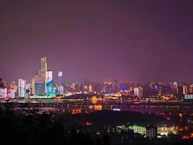 中国最会“花钱”的城市，为什么是长沙？