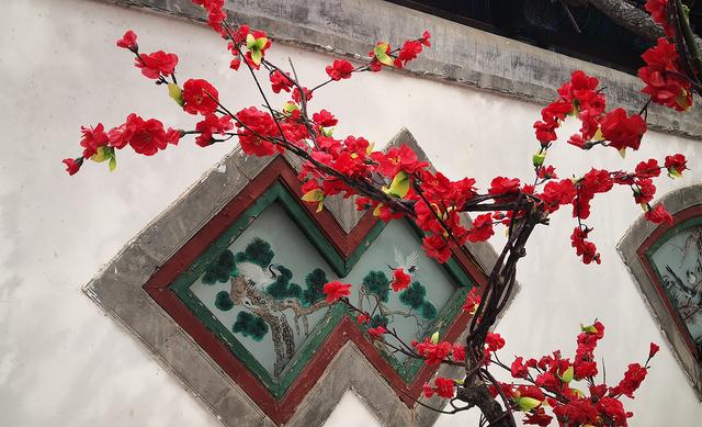 北京大观园“梅花”提早绽放 古风新春景致惊艳亮相