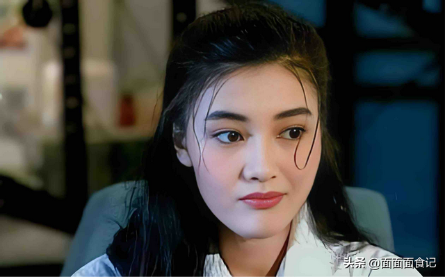 14岁已是“人间尤物”，被富豪看中花1亿娶回家，现55岁风韵犹存