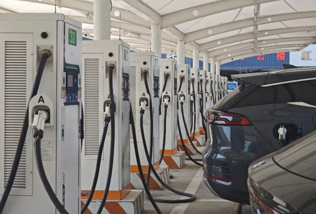 德国记者来河南旅游，游玩三天后懵了：欧洲迟早会被中国 “卷” 倒