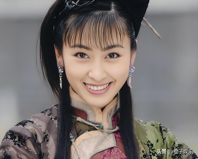 她是军艺校花，被大25岁张铁林抛弃后，为何又嫁给著名的“坏蛋”
