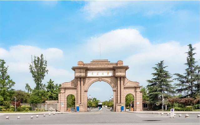 成都高校研学之旅：漫步名校，感受学术与人文魅力