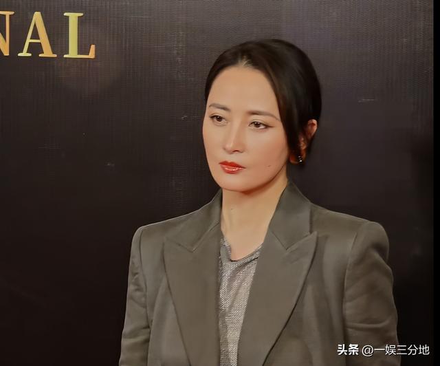 这和“真空”有啥区别，章子怡大胆穿衣，却没赢过保守的蒋勤勤