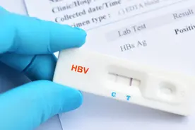 感染乙肝后，身体会陆续出现这些症状，医生告诫：早期要警惕图片