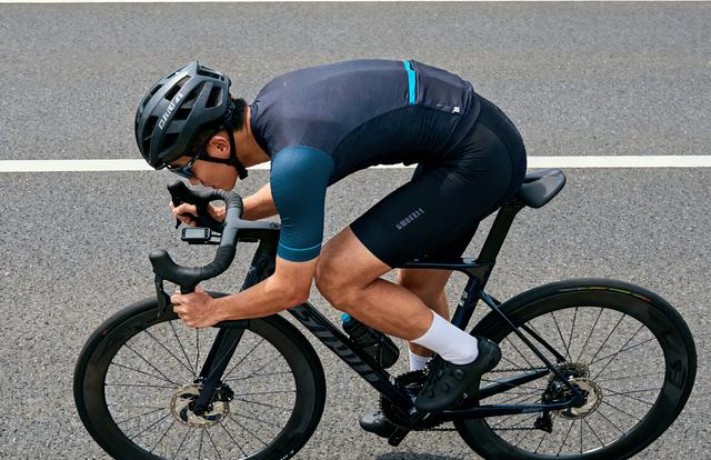 骑行新手必看！5个错误姿势正在伤你的膝盖，赶紧改