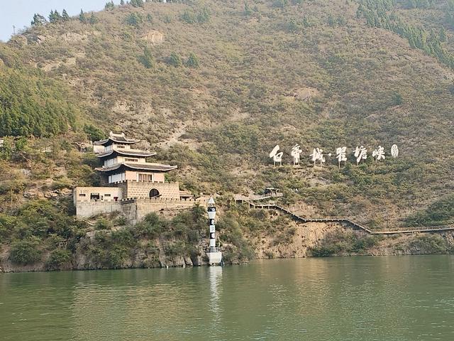 鄂渝行第三天：小红船.瞿塘峡.巫山.神女天路