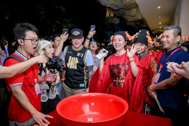 嘉年华开幕！厦门中秋博饼放大招！美好生活推荐官是他→