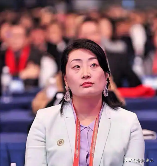 大瓜！宗家海外资产大曝光，美国买1.8亿豪宅，宗馥莉为亲妈铺路
