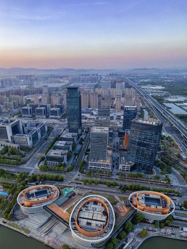 刚从宁波回来，毫不客气的说，宁波就是全国郊区城建天花板！