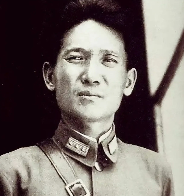 49年李克农向伟人汇报：盛世才已前往台湾，主席听完无奈长叹一声