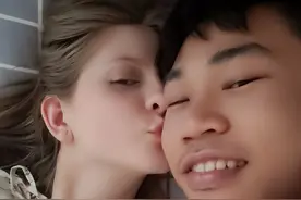 七夕时，广西男子晒外国女友却遭网暴，其评论区简直不忍直视。图片