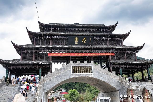 湖南湘西古城苗寨景观