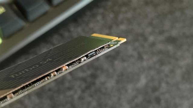 7450MB/s 读写，长江存储颗粒+联芸主控丨奥睿科Turbo S4固态硬盘