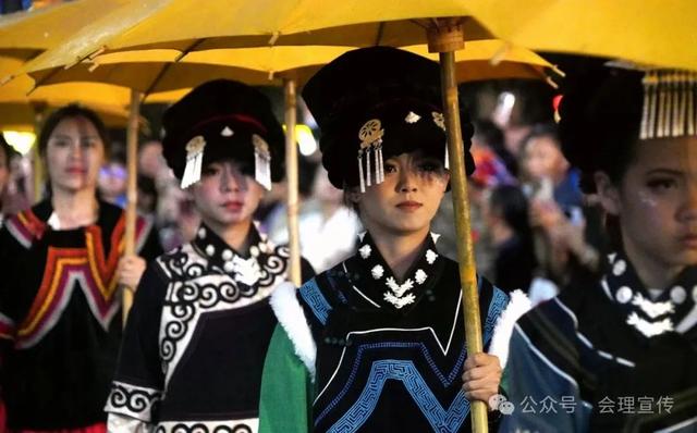 会理“川滇火把季 清凉会理游”共燃火把活动震撼来袭