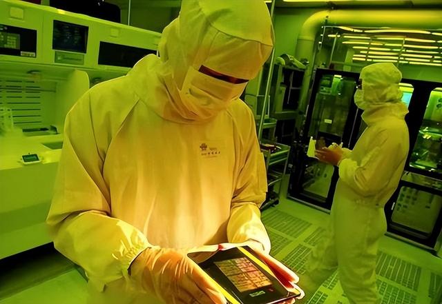 美芯片禁令解除，允许三星、台积电在大陆发展！中方：放弃幻想