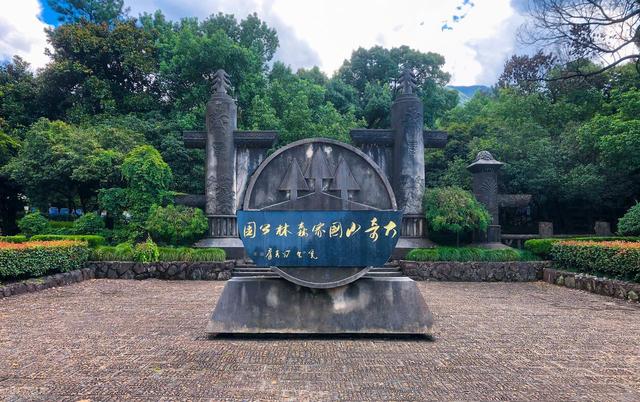藏不住啦！杭州出发1h左右，杭州周边这6个避暑宝藏地太绝了！