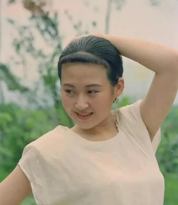 她一生 “风流成性	、老少通吃”	，撩汉无数，现如今56岁却依旧单身