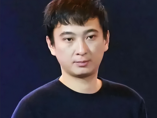 挥霍无度、风流成性，71岁的王健林，惨遭亲儿子王思聪的“反噬”