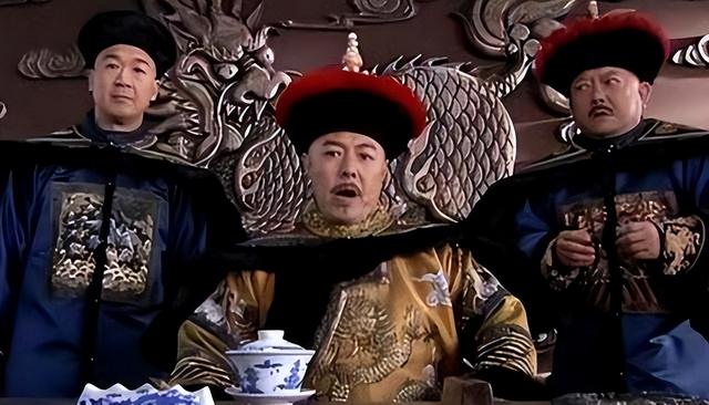 乾隆出一上联：坐北朝南吃西瓜，皮往东放！为何纪晓岚却不敢对？