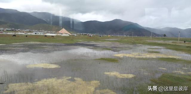 四元公交赏石卡雪山沿途风景